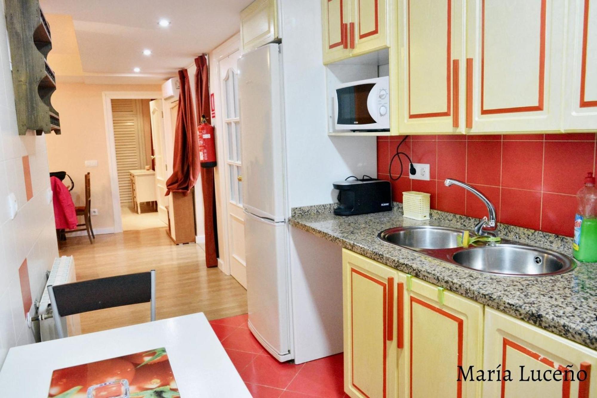 Comfortable Apartment In Caceres 55 M² Welcoming Terrace Bagian luar foto