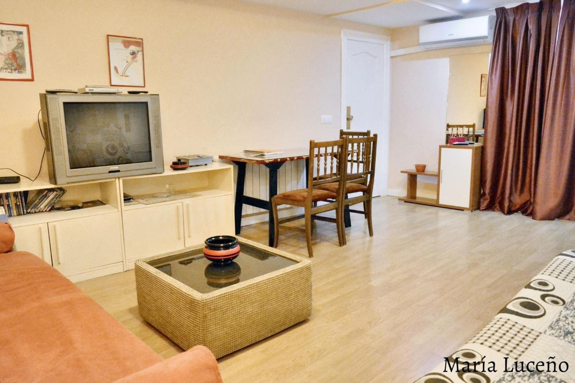 Comfortable Apartment In Caceres 55 M² Welcoming Terrace Bagian luar foto